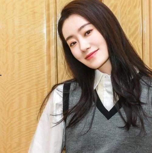 娱乐圈吃瓜张小斐微博,娱乐圈最新热点揭秘